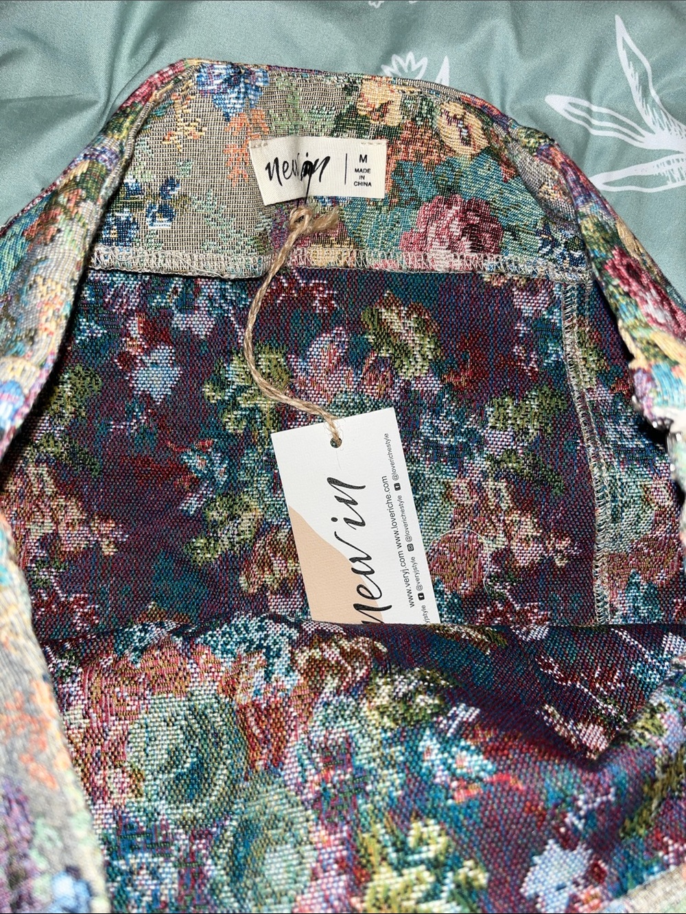 New In Floral Mini Skirt - Picture 5 of 5